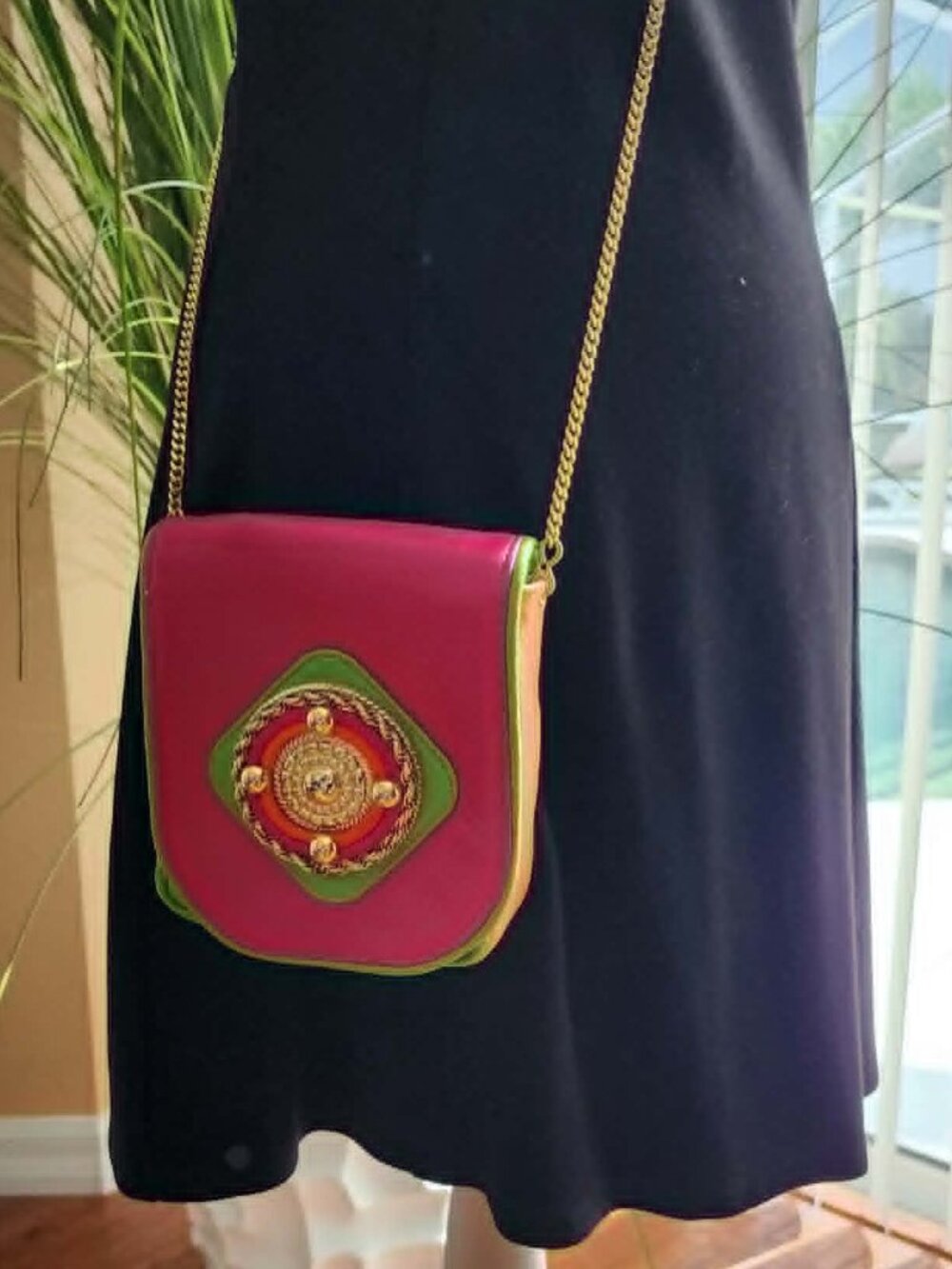 Vintage Salena’s Collection Colorblock 3D Medallion Chain Crossbody Bag
